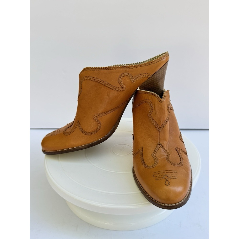 JESSICA SIMPSON Womens 9.5B Brown Soft Leather Cowboy Brown Ankle Bootie Slip-On
